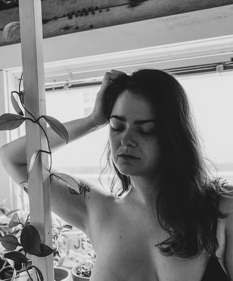 SarahCJB star érotique galeries