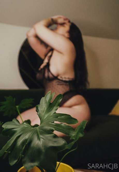 SarahCJB actrice nue galeries