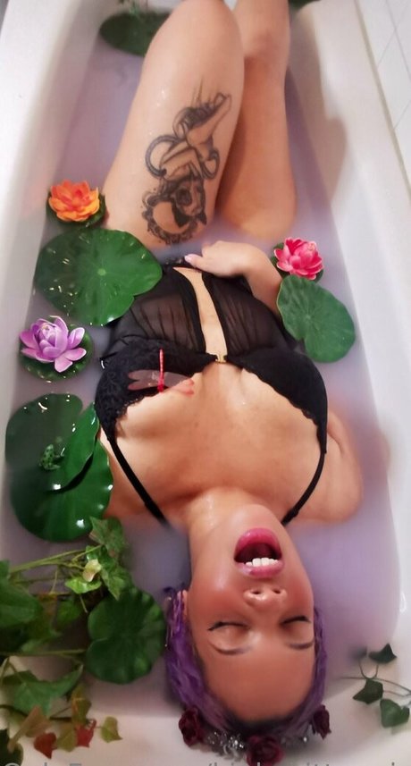 kinkykittenpie modèle artistique galeries