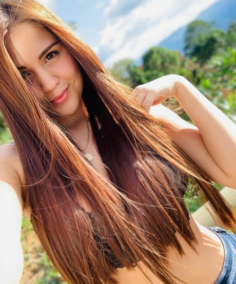 Daniela Velez étoile chaude images