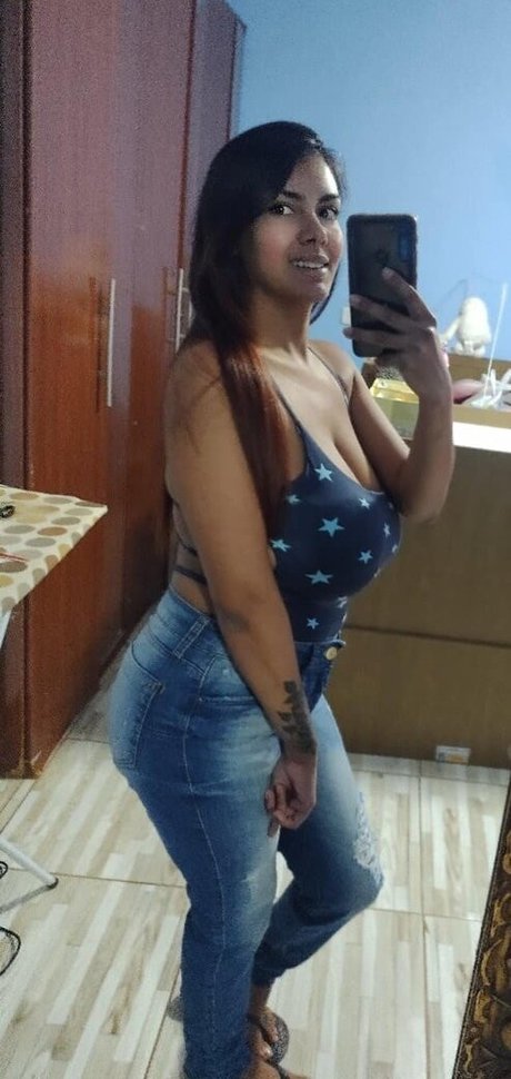 Evelim Alves haut modèle photo