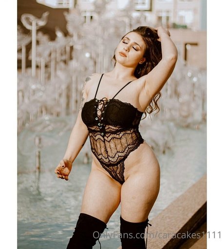 chatte chauve onlyfans jolie et gratuite image