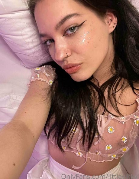 littlevikky modèle nu image