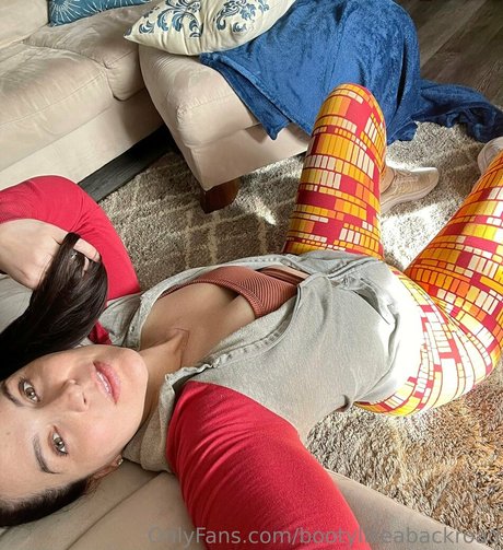 milf blonde aux courbes onlyfans chaud érotique img