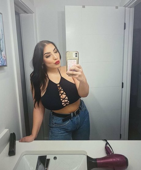 Isabelle Maltais star du porno chaud images