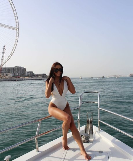 Coco Lodge star du porno sympa photos