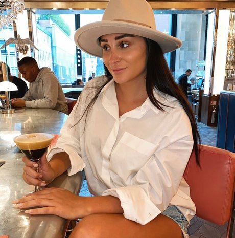 Coco Lodge modèle chaud images