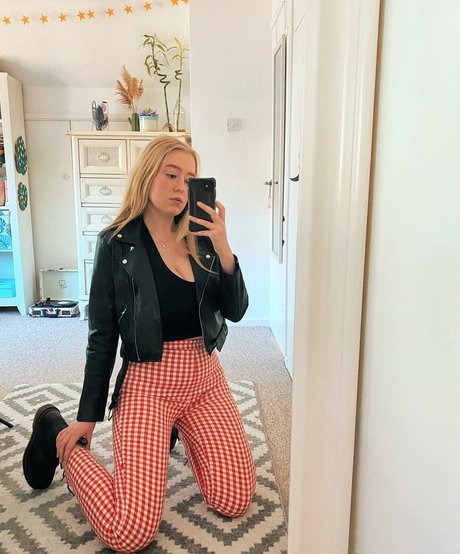 Lotten Sheppard star du porno érotique images