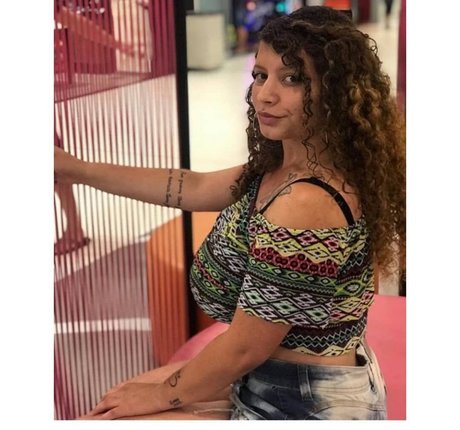 Ashley Alves actrice de nus images