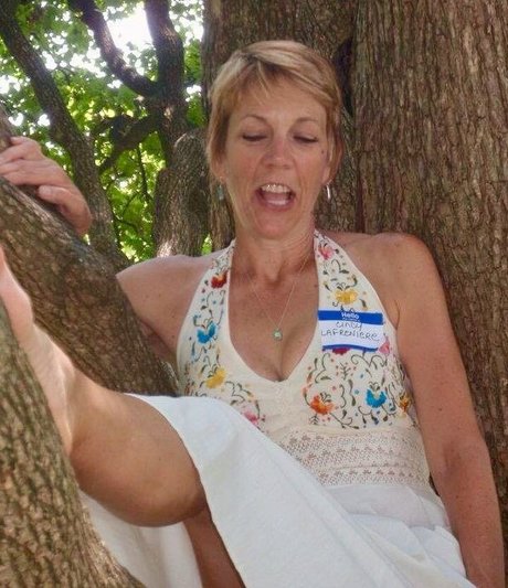 mamelons gonflés onlyfans nus parfaits image