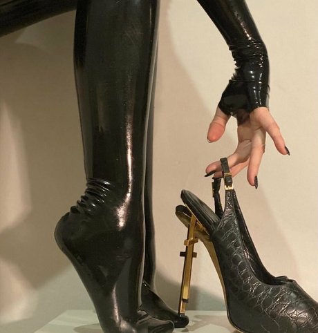 latexprincessvip modèles nus photo