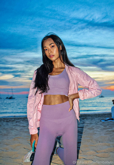 Fembabyth actrice de nus photo