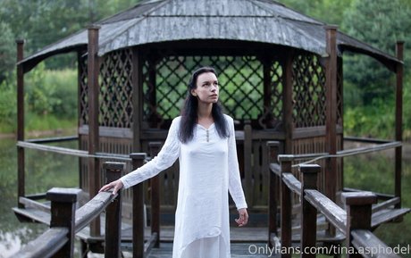 tina asphodel belle étoile photos