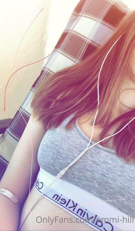 emmi hill jolie étoile img