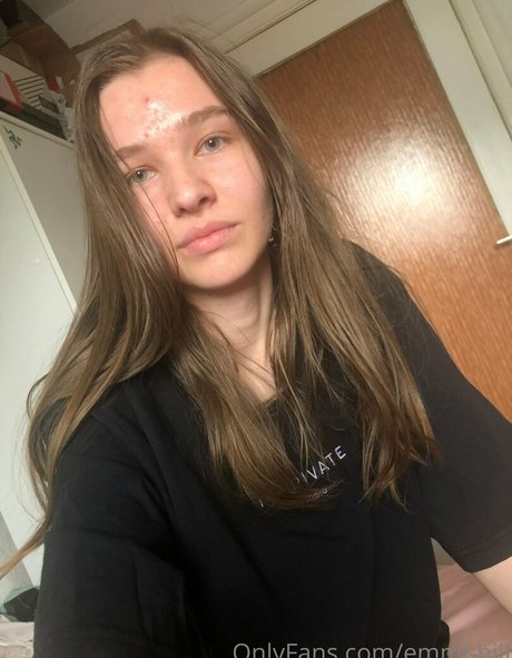 emmi hill modèle pornographique photo