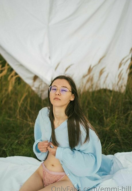 emmi hill xxx étoile img