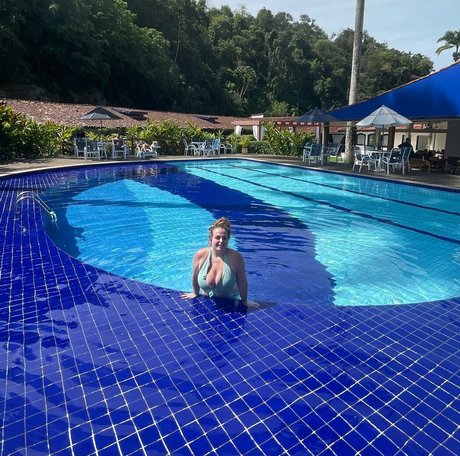 Kyla S modèle nu des photos