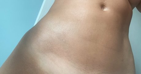 charlottelucy22 nus de stars du porno image