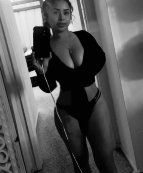 Sarai Fonseca modèle de haute qualité img