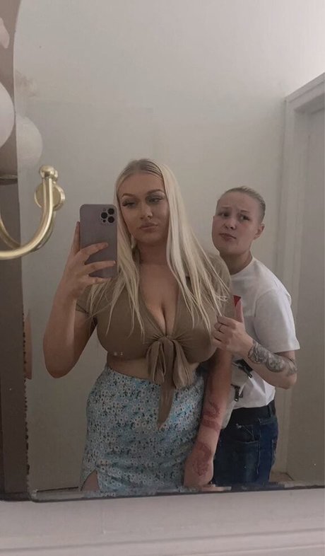 Emma H modèle de haute qualité des photos