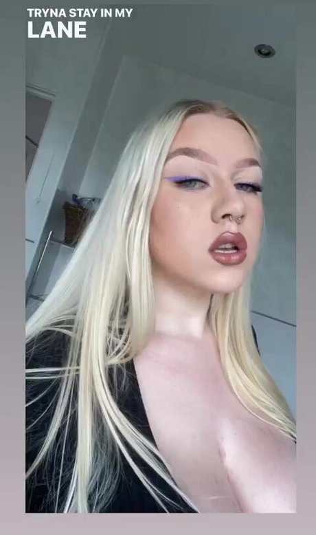 Emma H étoile érotique image