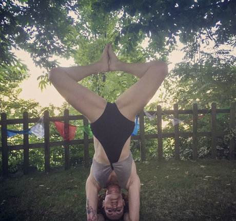 Demet Yoruc haut de star du porno images