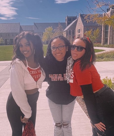 Hannah B star exclusive des photos