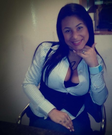 Nohely Guilarte xxx étoile galeries