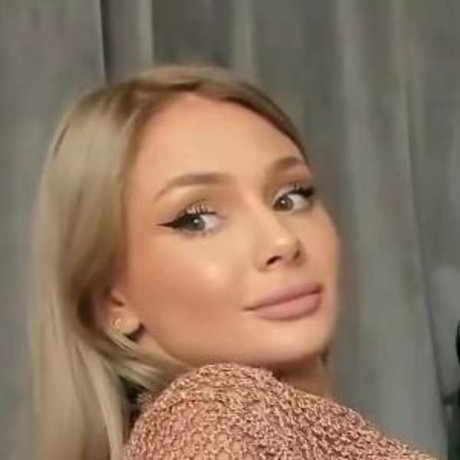 Yveline modèle gratuit photos