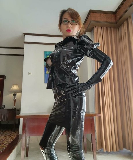 Aoi Kamogawa sexe star du porno galerie