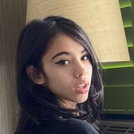 Lilpeachbutt69 modèle adulte images