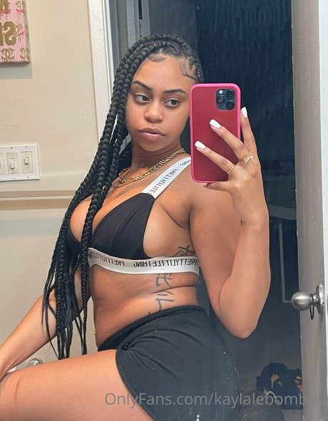 kaylalebombbb actrice érotique galeries