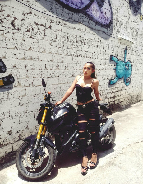 asian peach actrice de grande qualité image