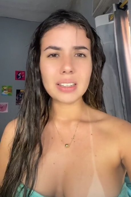 Carlevellyn star érotique image