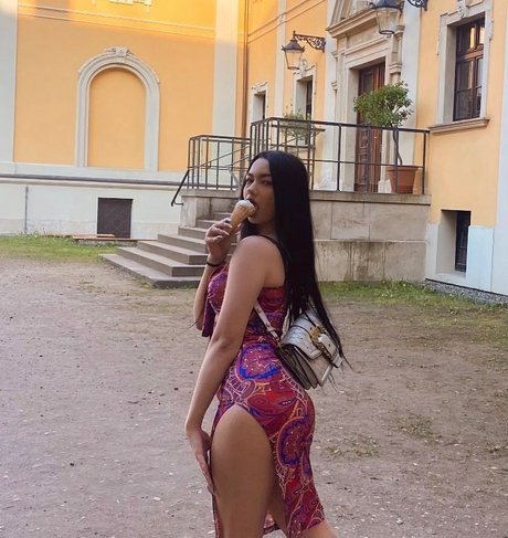 Emilia Szymanska modèle érotique photo