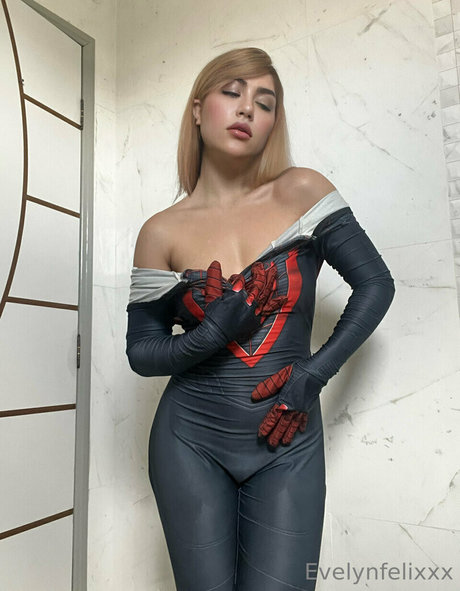 Evelyn Felix nus de stars du porno collection