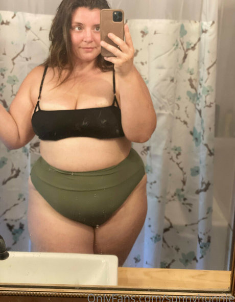 Sunnyhunnie modèle adulte images