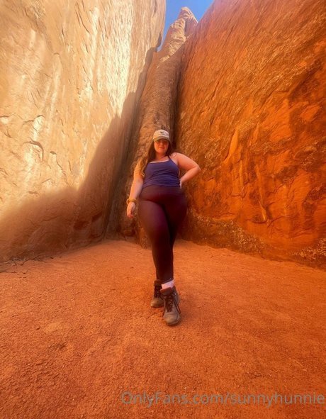 Sunnyhunnie actrice pornographique img