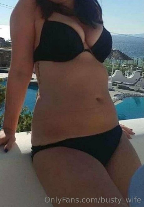 busty wife modèle de haute qualité photo