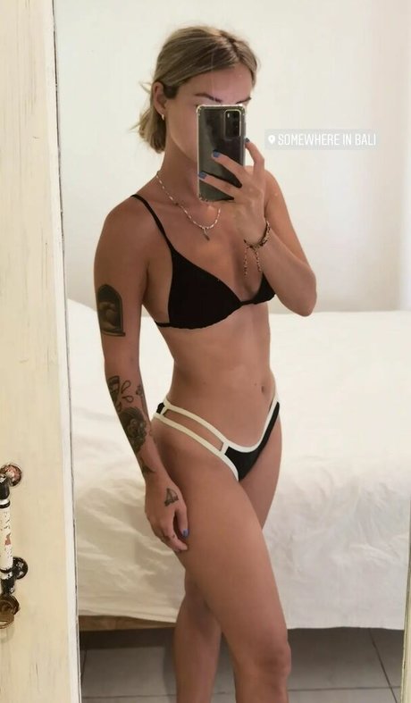 Saremm étoile nue photos