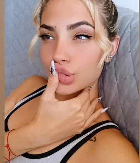 Alejandra Barbie modèle magnifique images