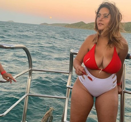 20 ans seulementfans nu sexy photo