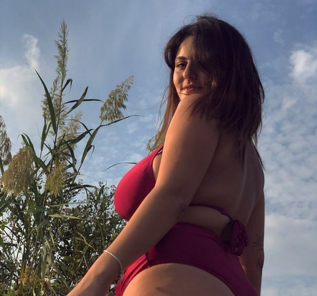 Noam L actrice chaude galerie