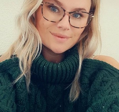 Abi Fox star du porno images