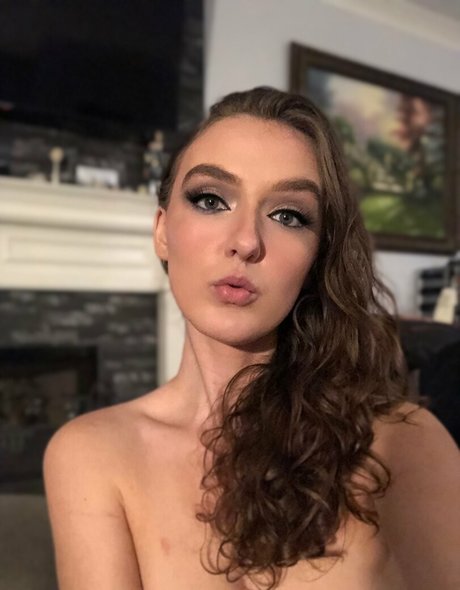 foxyopheliaa actrice exclusive image