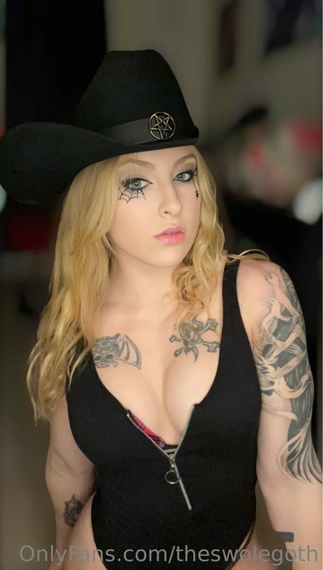 theswolegoth actrice chaude img