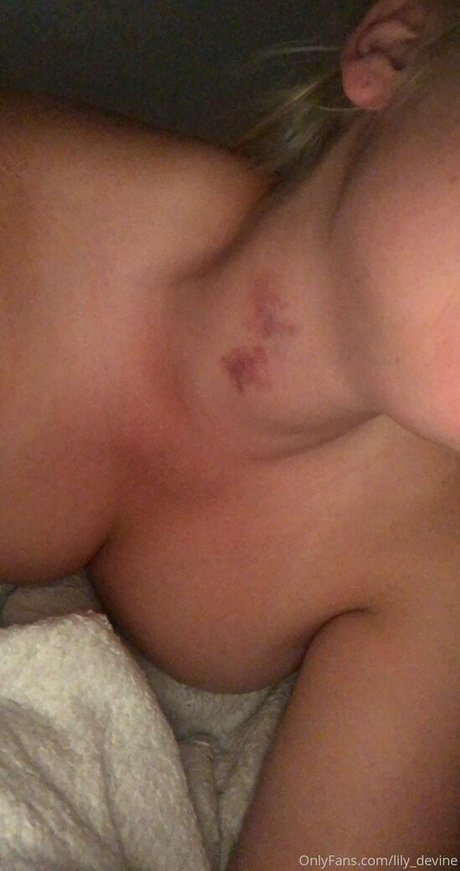 lily devine modèle gratuit des photos