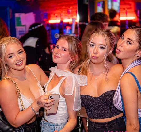 grande rousse onlyfans sexy érotique photo