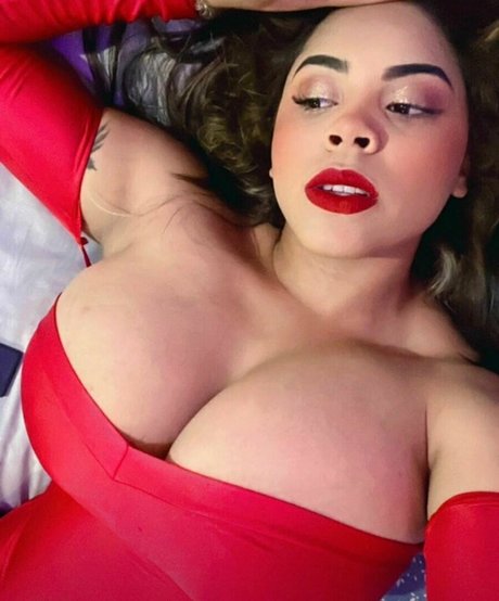 Karen Garcia mannequin photo