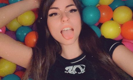 Abbyimu étoile chaude archive